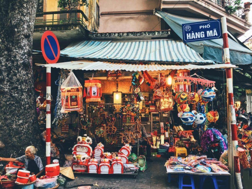 Khám Phá Phố Hàng Mã (Phố Trung Thu) – Một Thiên Đường Sắc Màu và Văn Hóa