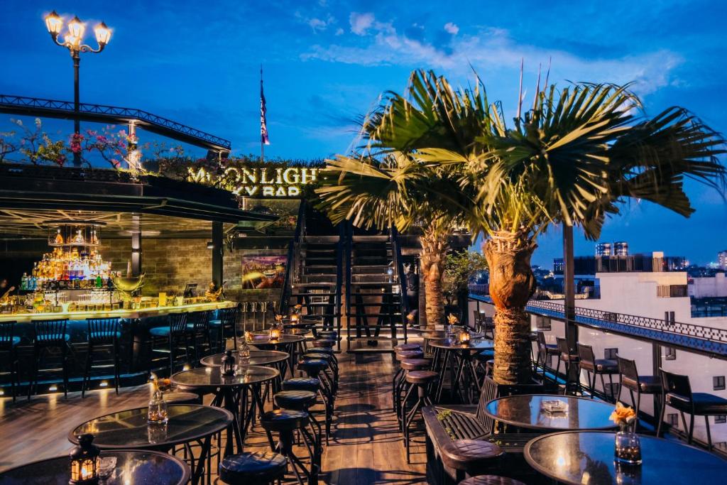 Review Hanoi Diamond Hotel: Khám Phá Một Điểm Dừng Lý Tưởng Cho Mọi Du Khách