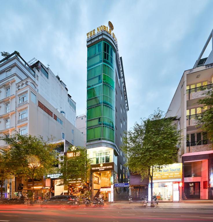 Review Hanoi Golden Lake Hotel: Khám Phá Kỳ Quan Đẹp Nhất Hà Nội