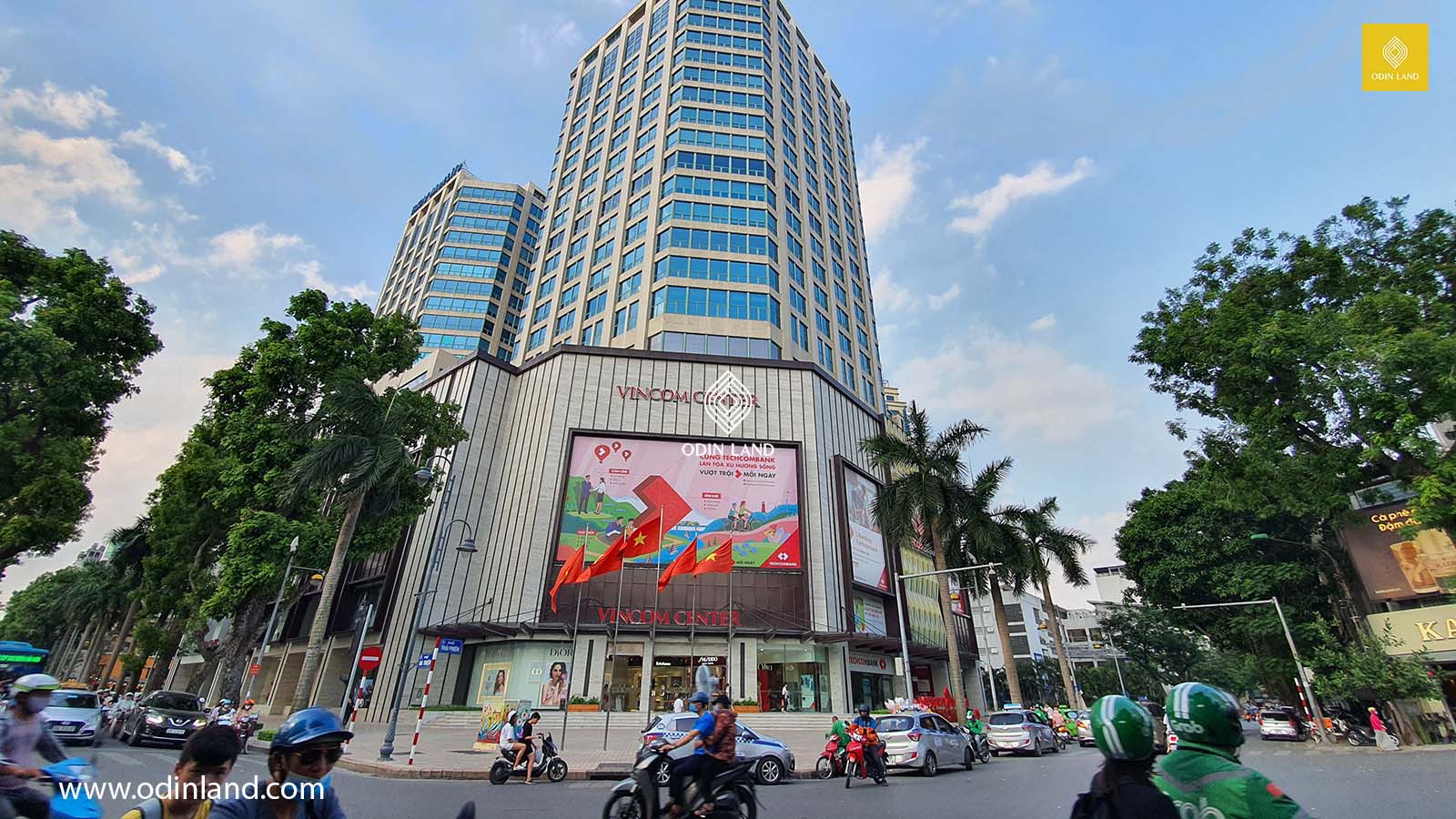 Trung tâm Thương mại Vincom Bà Triệu: Địa Điểm Mua Sắm Sầm Uất Ở Hà Nội