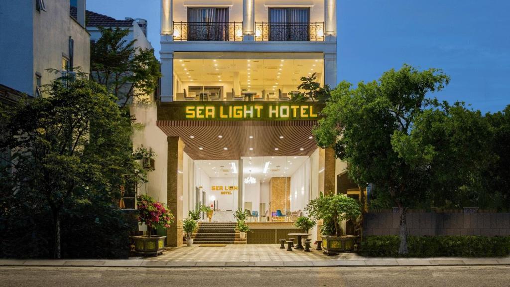 Sea Light Hotel Đà Nẵng: Điểm Dừng Chân Hoàn Hảo Cho Mọi Du Khách