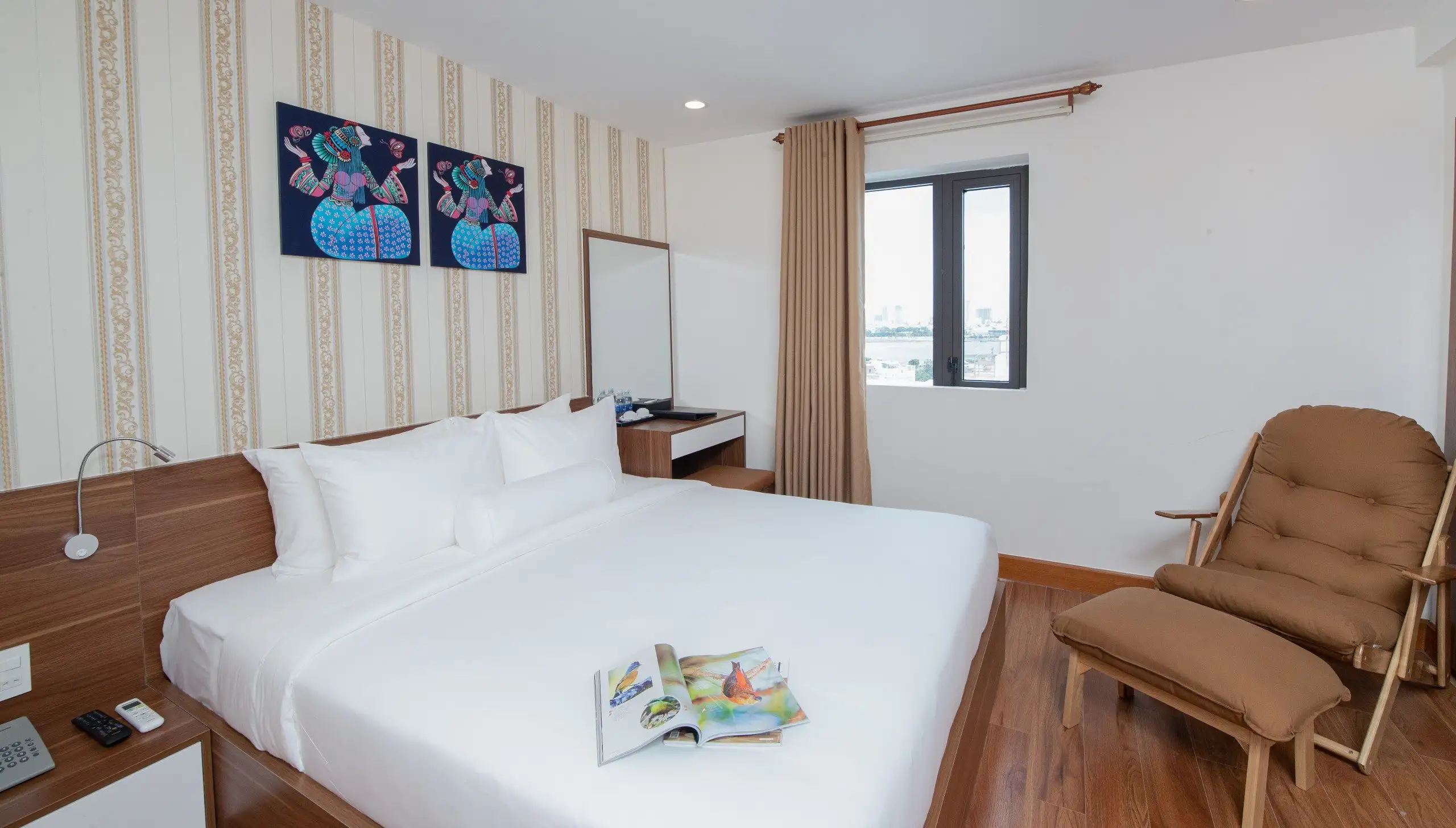 Rest Hotel: Khách Sạn Có View Xem Pháo Hoa Đà Nẵng
