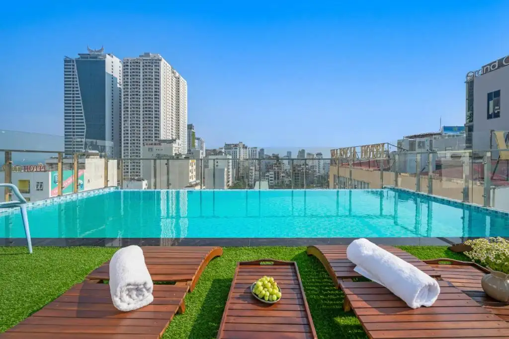 Sea Near Me Hotel: Khách Sạn Được Đánh Giá Tốt Nhất Trên Agoda